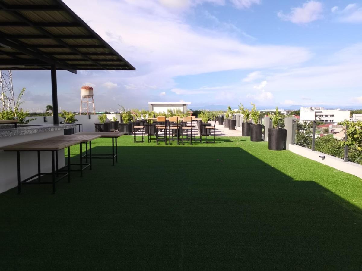 Sultana Ysabella Hotel And Event Las Piñas Exterior foto